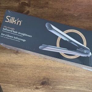 Silk'n SilkyStraight Infrared Hair Straightener - Black and Silver